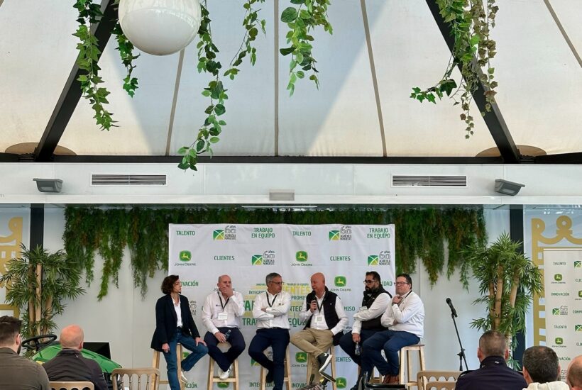 Reunión bianual de empleados (18)