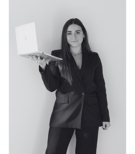 Andrea Alonso Cubría, Estrategias de Comunicación y Diseñadora Web